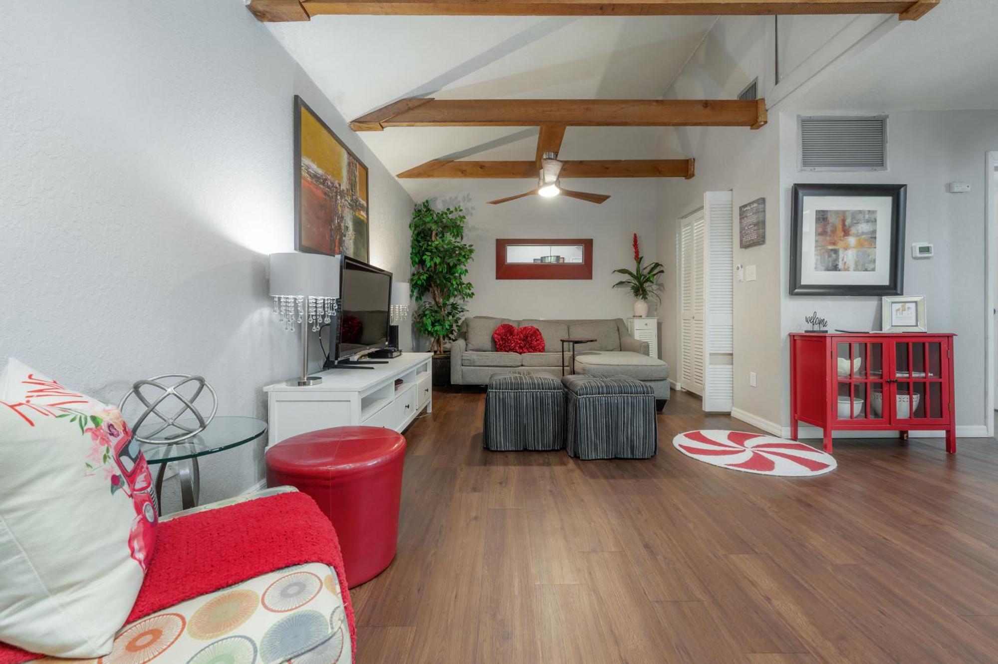 Hidden Couples Loft Retreat In Heights Foodie District Tampa Exterior photo