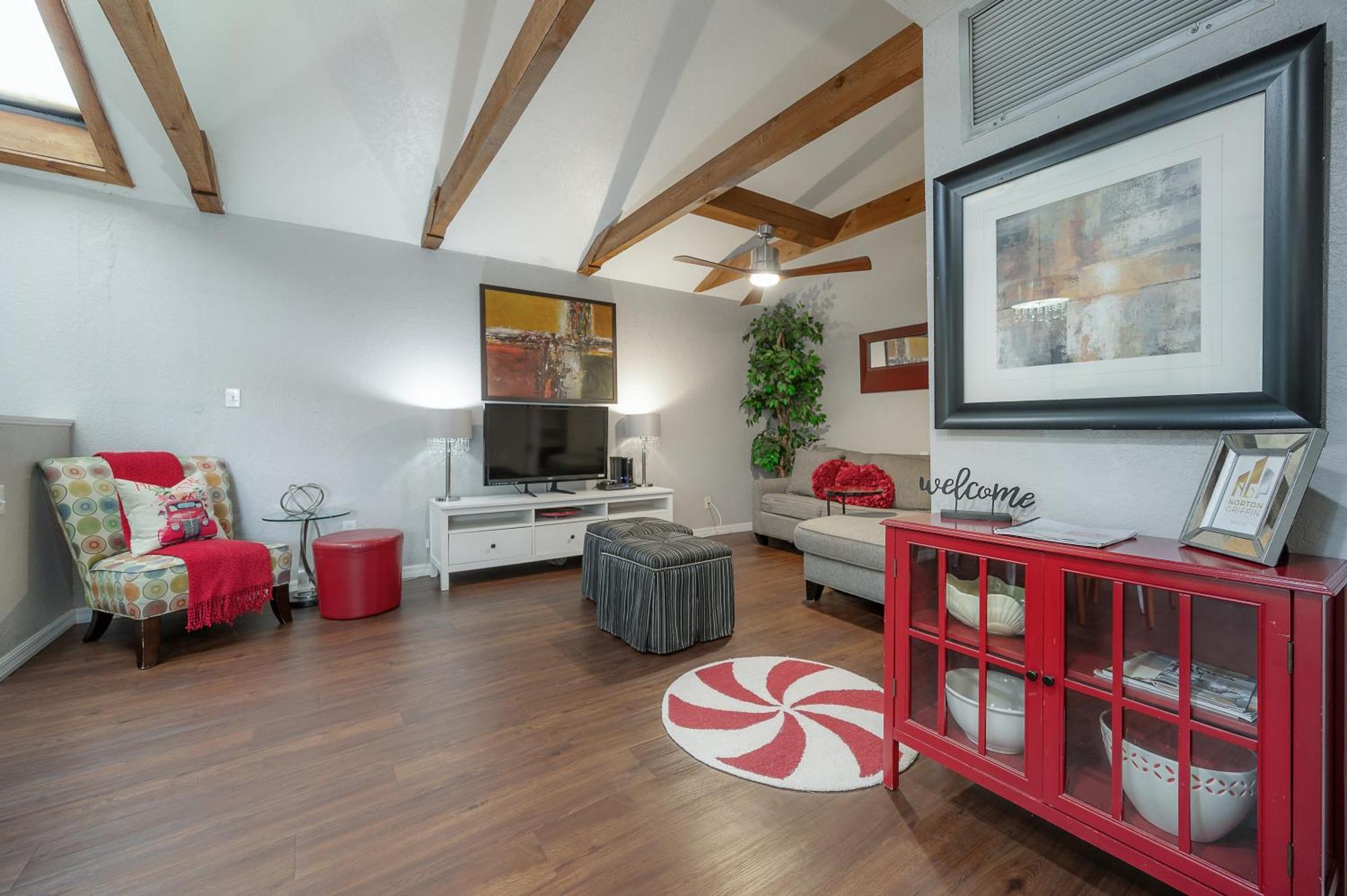 Hidden Couples Loft Retreat In Heights Foodie District Tampa Exterior photo