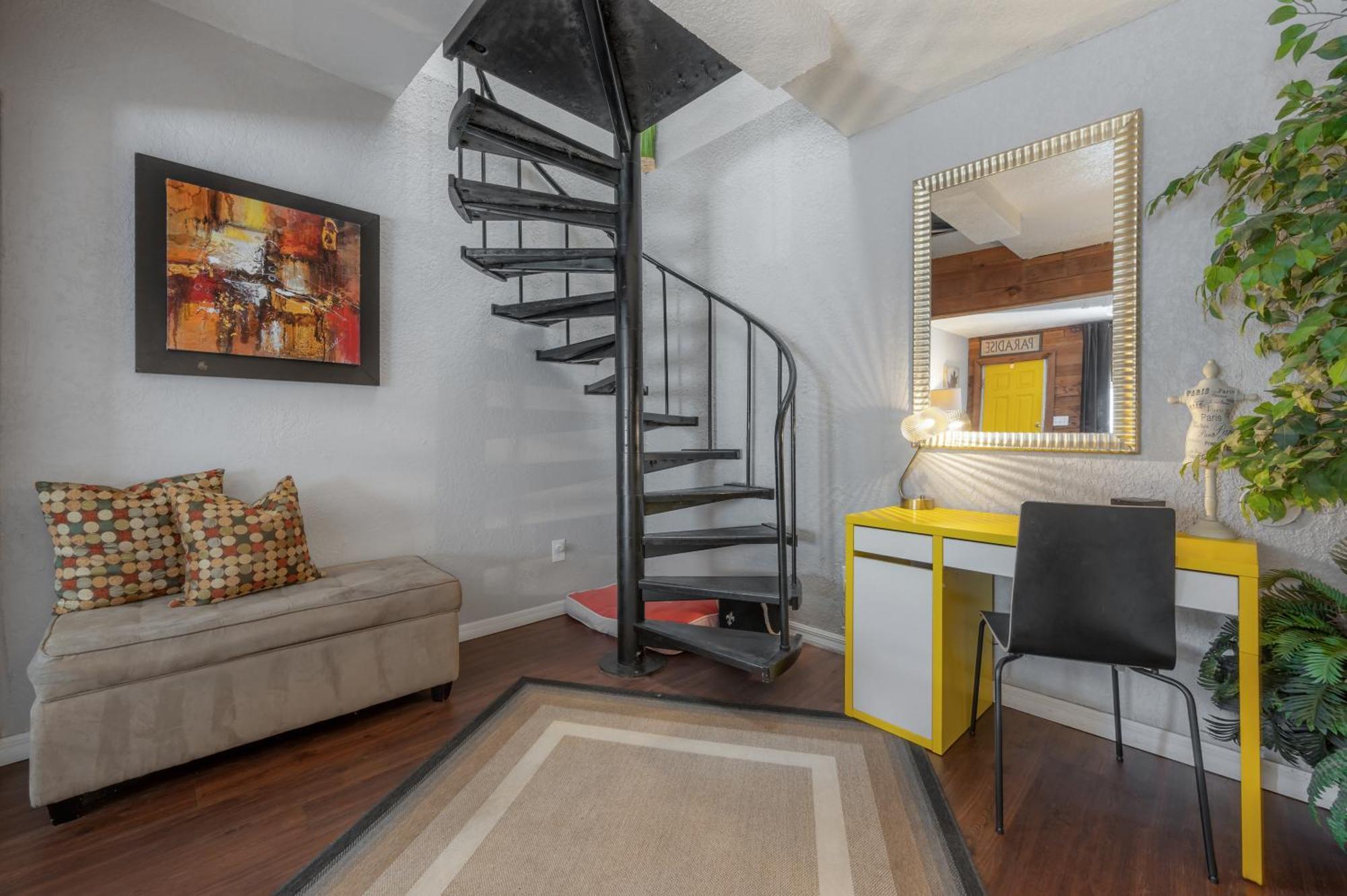 Hidden Couples Loft Retreat In Heights Foodie District Tampa Exterior photo