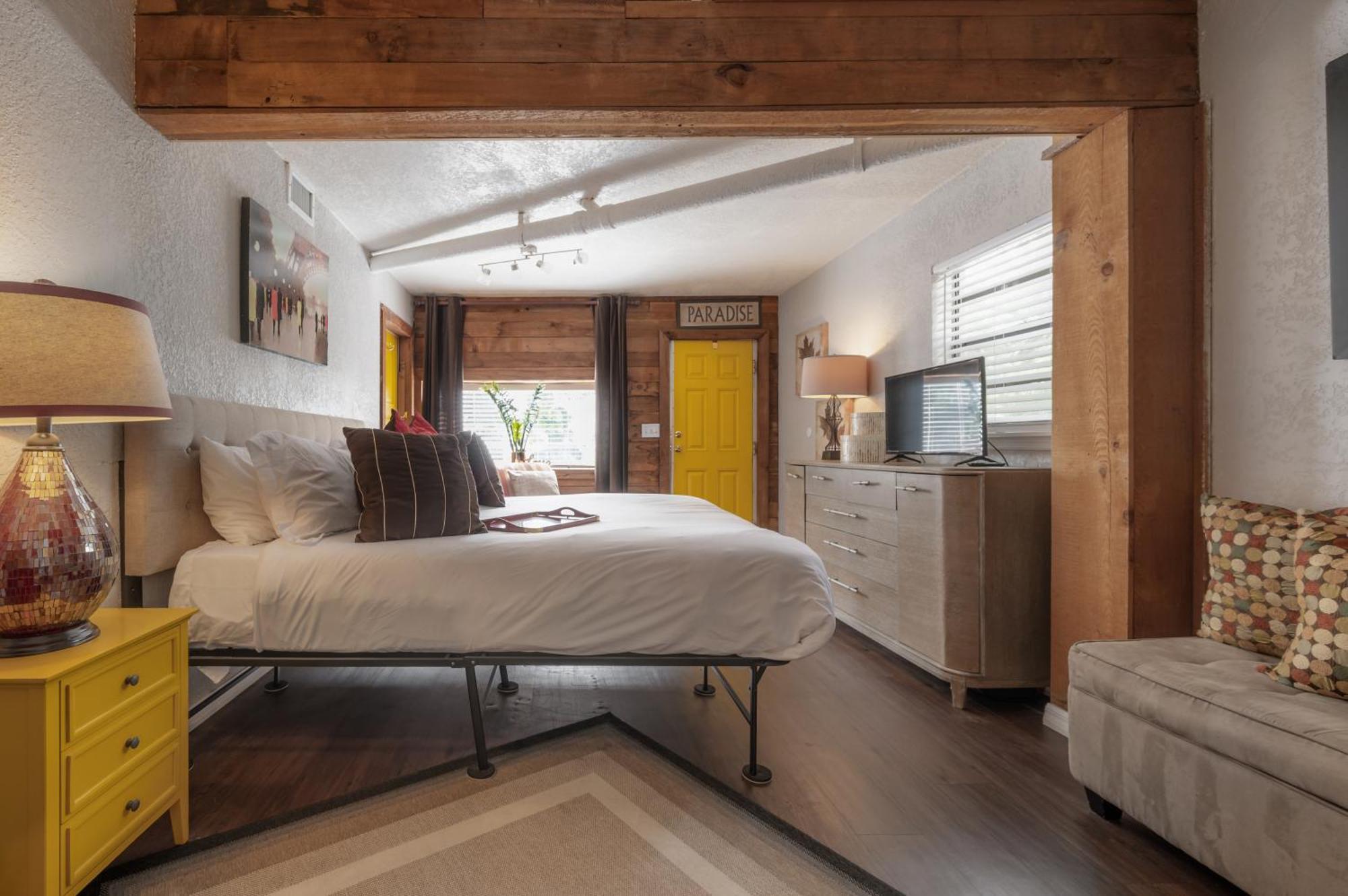 Hidden Couples Loft Retreat In Heights Foodie District Tampa Exterior photo
